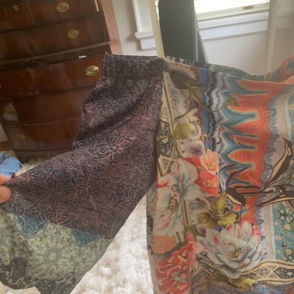 Gorgeous Chico’s off the shoulder top. Has sone spandex for stretch. Was 70 reta - Picture 2 of 5